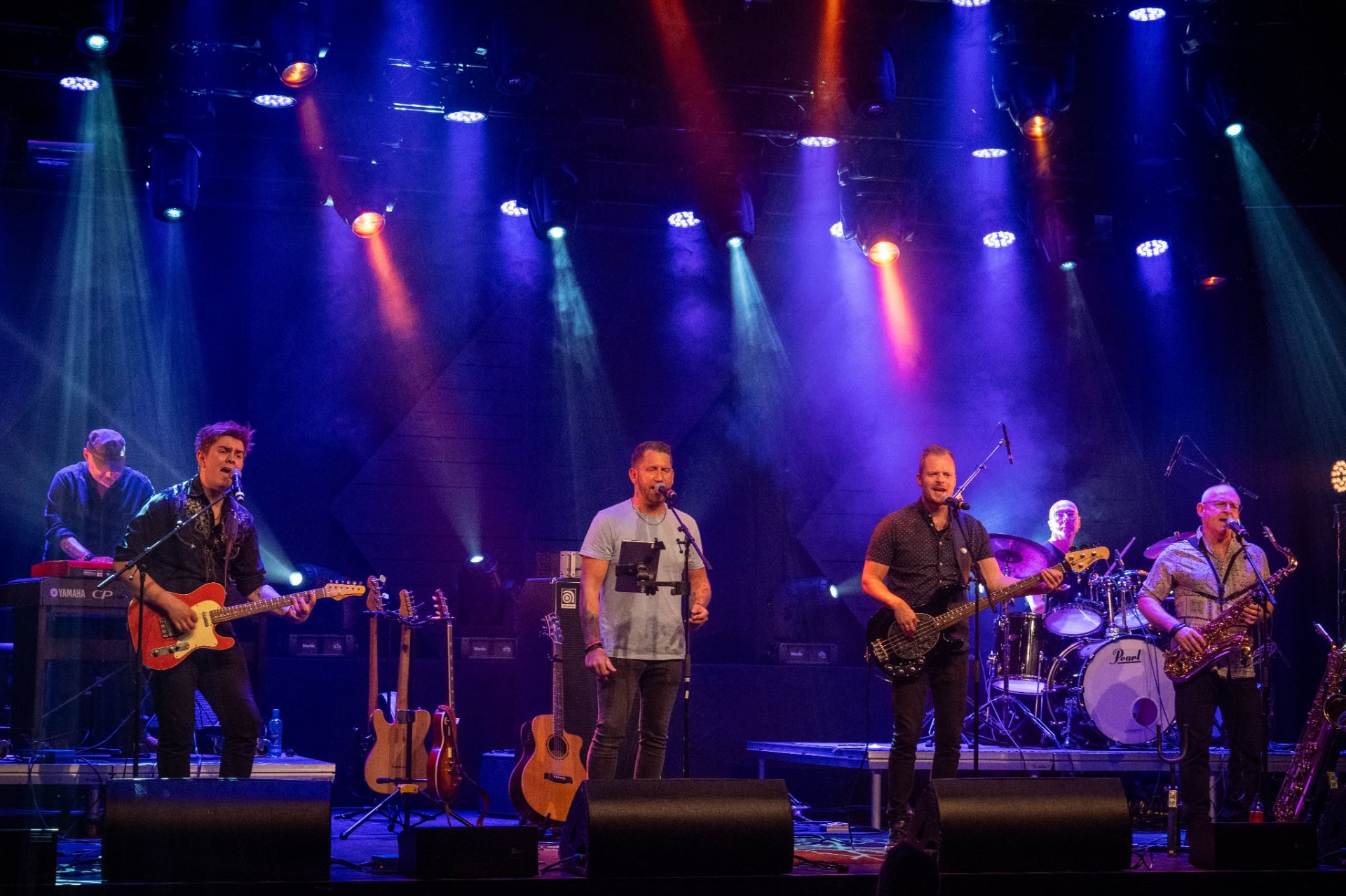 Tom Daniel Band — fullt band på scenen